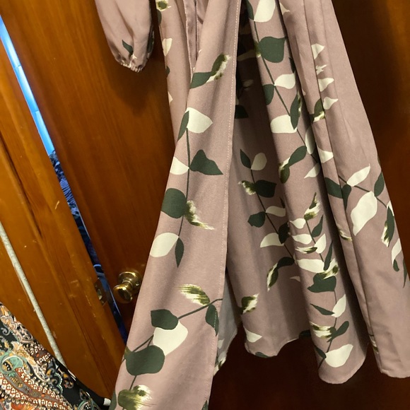 Ladies Dress - Picture 2 of 2